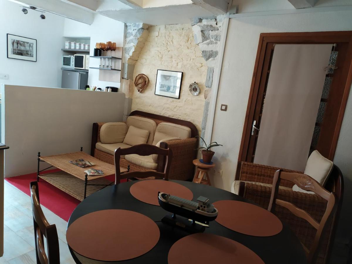 La Genete Villa Genets Luaran gambar